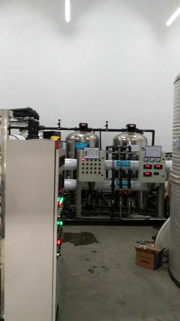 機（jī）械化工生產用純水係統展示